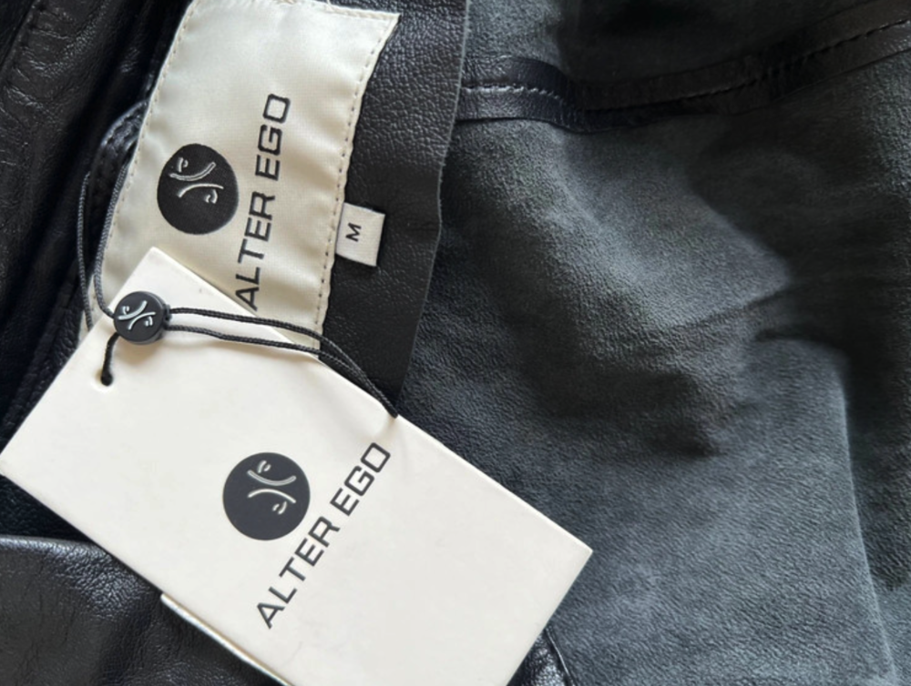 Robe veste cuir Alter Ego
M / 38 / 10&middot;Neuf avec &eacute;tiquette Vêtements