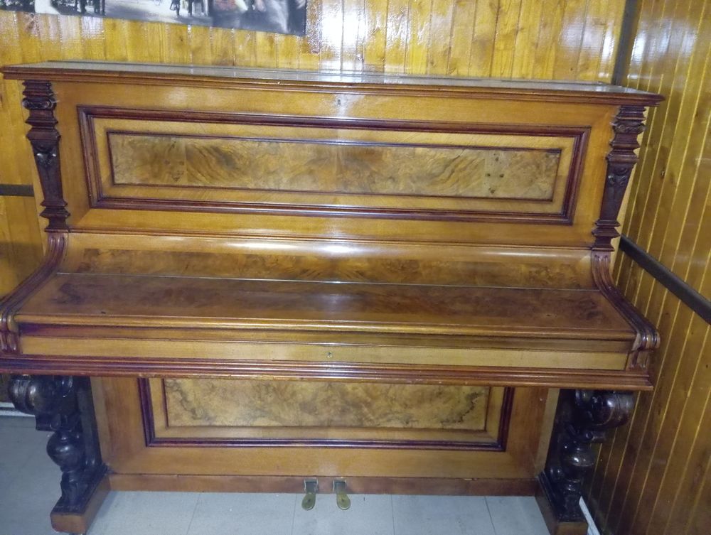 Piano droit A.Prestel Instruments de musique