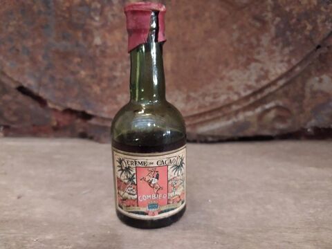 Ancienne Mignonnette Crme de Cacao Combier Saumur
1 Loches (37)
