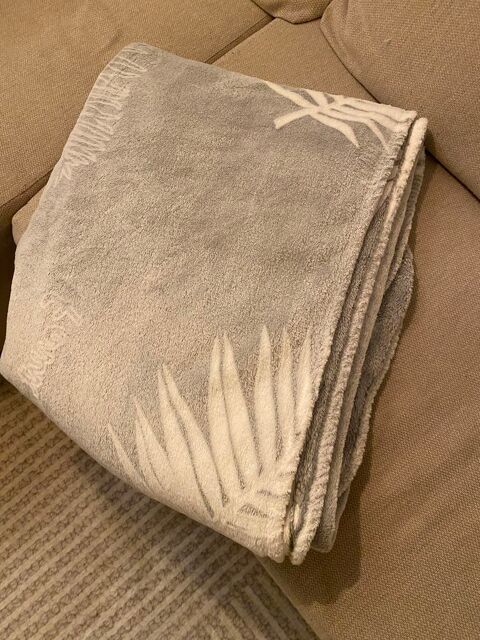 Plaid maison du monde 25 Paris 9 (75)