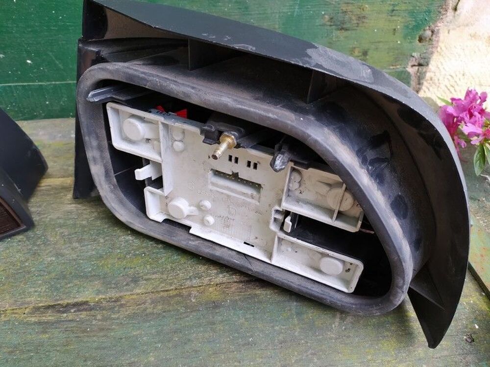 Feux arri&egrave;re Voiture Clio Renault Gauche et Droit 1990-1996 Bricolage