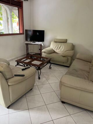  Villa à louer 5 pièces 100 m² Pointe-noire