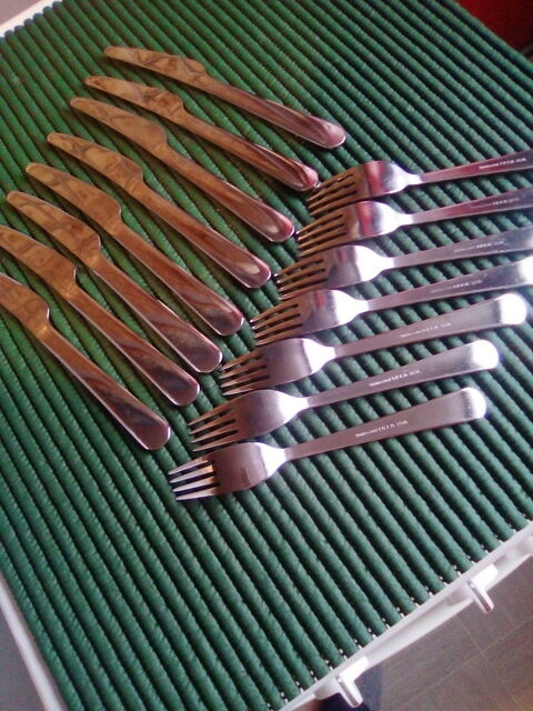 lot de 17 couteaux 20 fourchettes 24 petites cuill�res Br�tigny-sur-Orge (91)