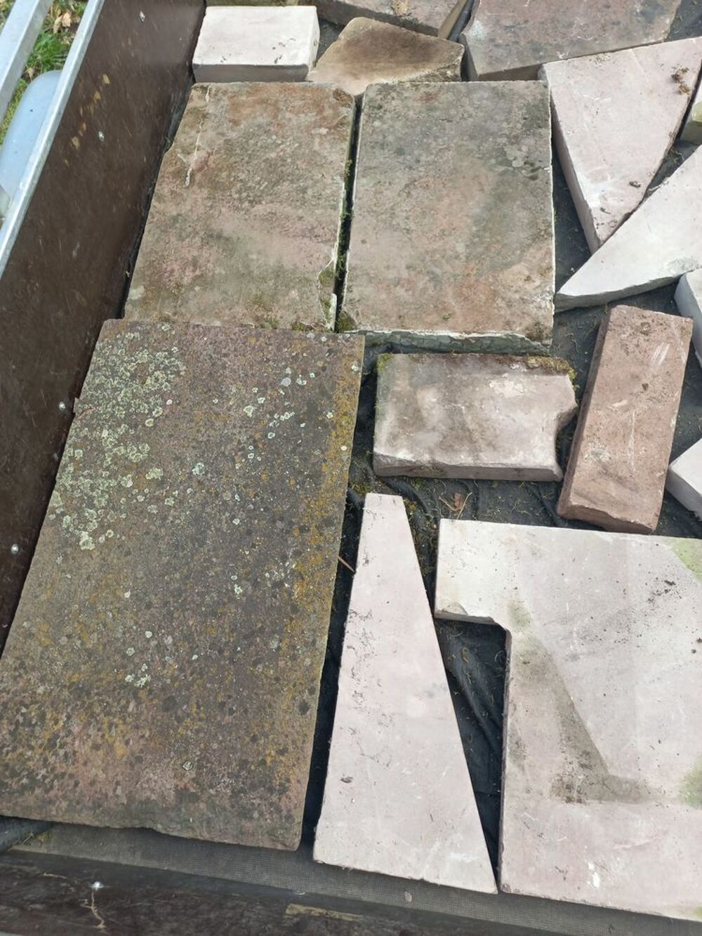 Lot de 3 m&egrave;tre carr&eacute; de dalles en gr&egrave;s des Vosges 150 euros Bricolage