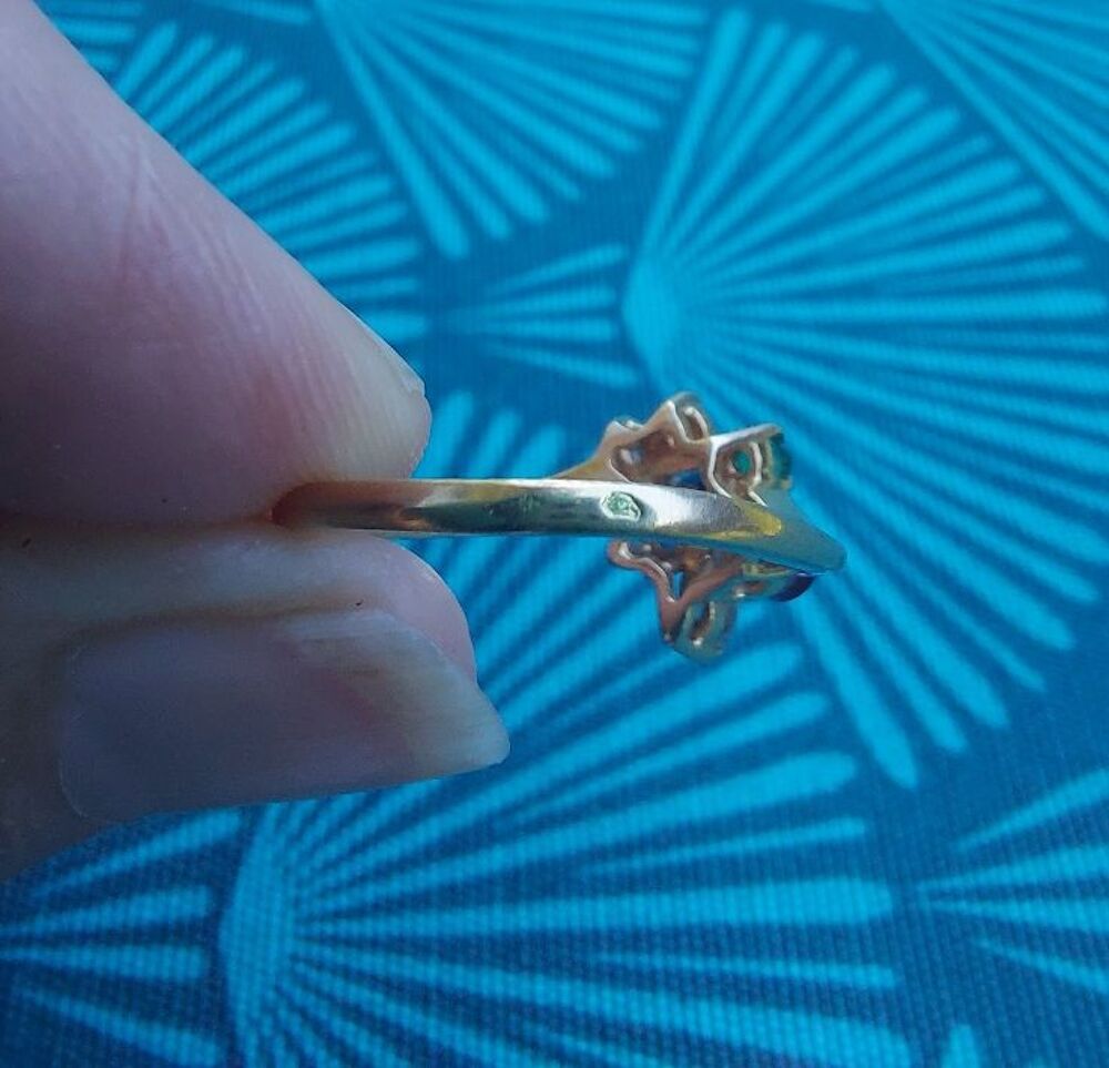 Bague or 18 carats Sertie de pierres pr&eacute;cieuses Bijoux et montres