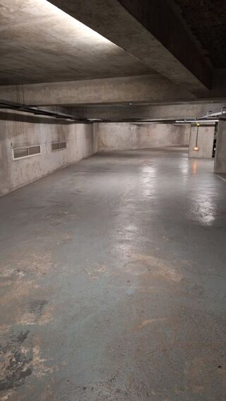  Parking / Garage � louer 10 m� S�vres