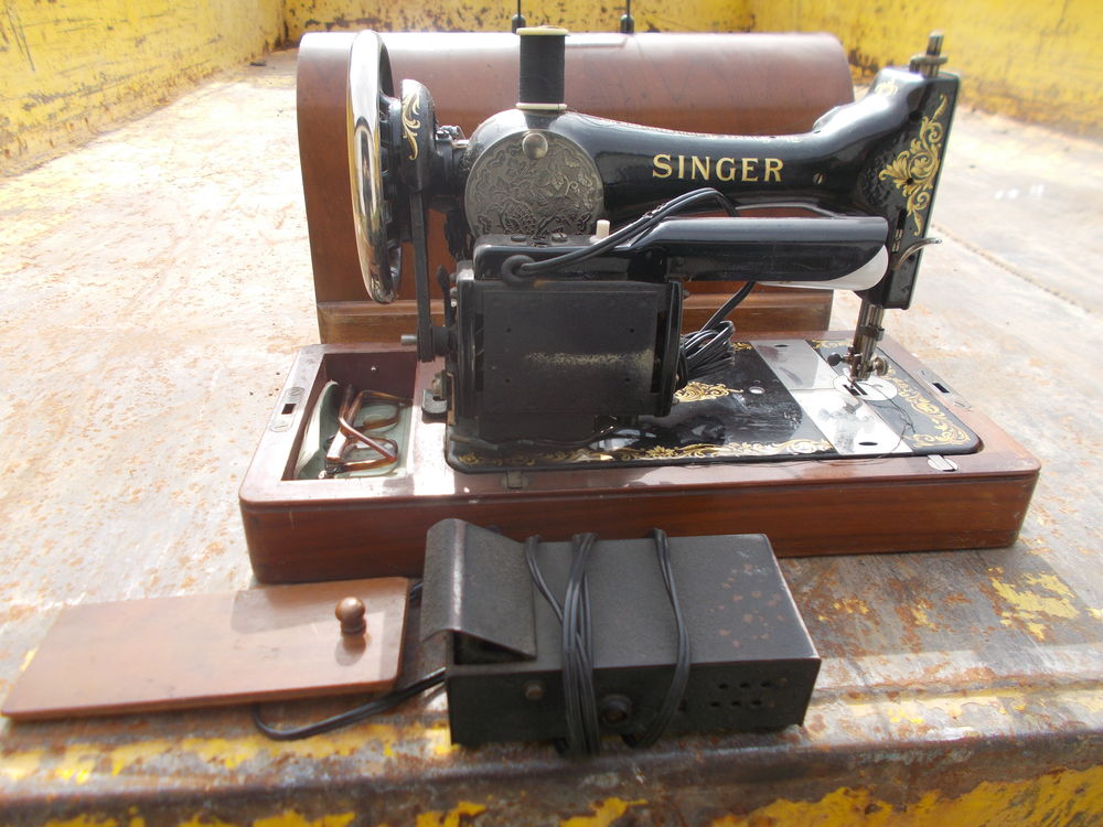 machine a coudre singer ancienne faire un prix Meubles