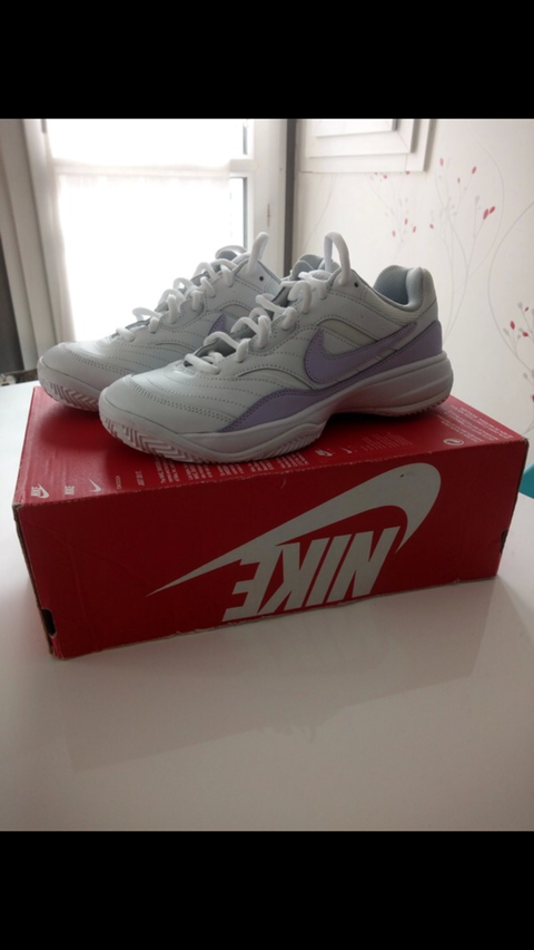 Baskets Nike femme 35 Calais (62)