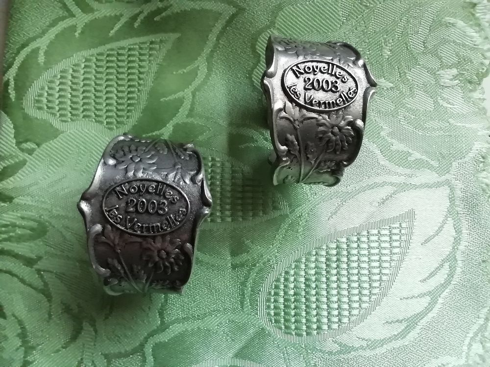 2 pr&eacute;sentoirs serviettes de table neufs, &eacute;tain 95 % Cuisine