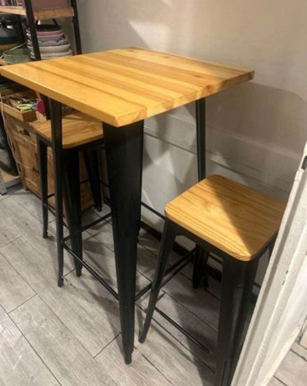 Table haute carr&eacute;e bois et acier SKLUM Meubles
