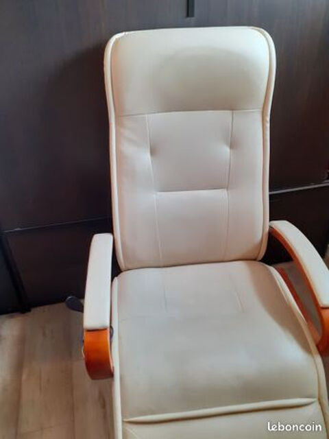 fauteuil en cuir blanc massant 100 Échirolles (38)