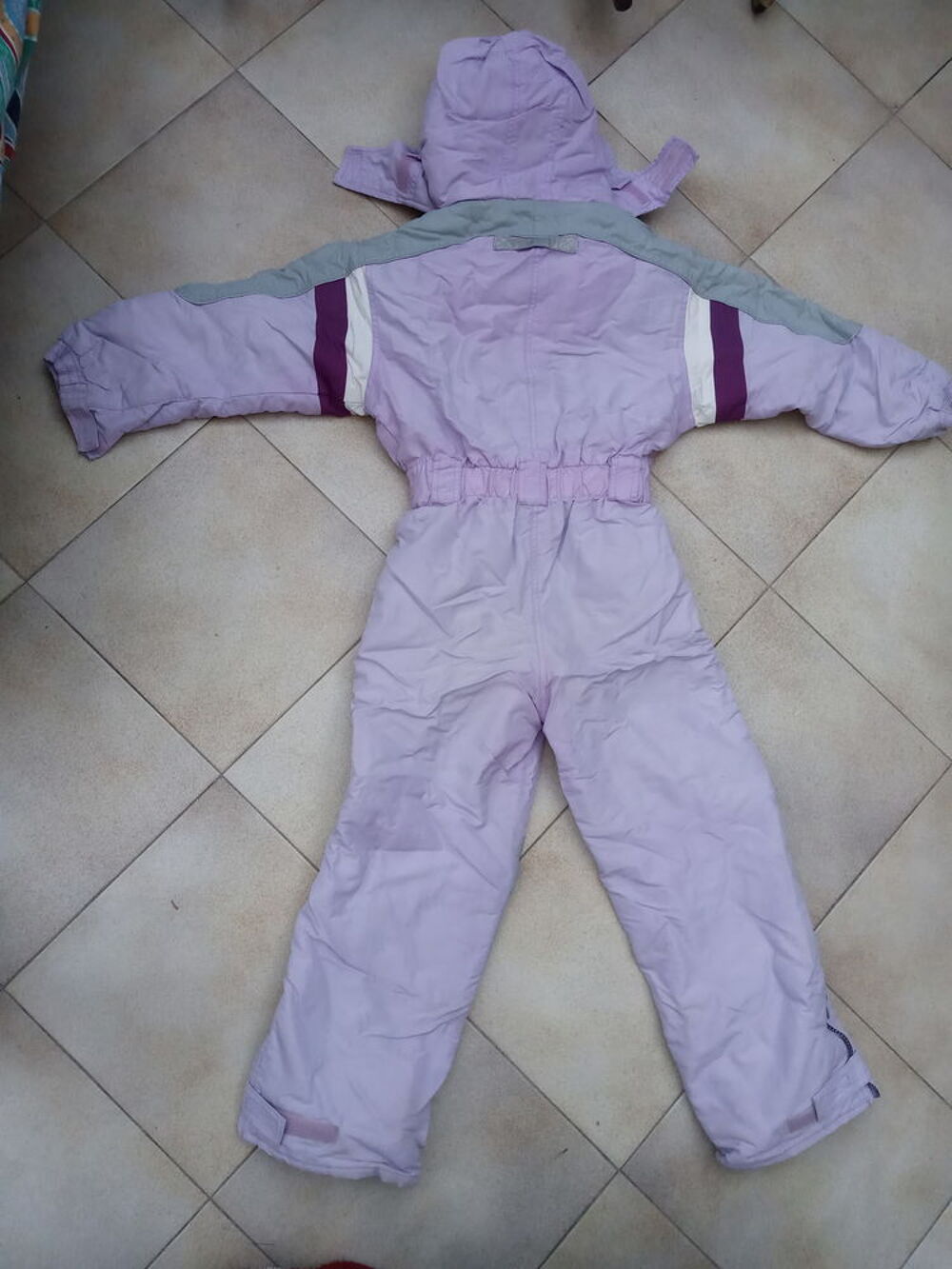 Combinaison de ski mauve/grise, taille 122 cm Vêtements enfants