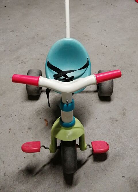Vlo Smoby  roulettes pour petit 5 Vnissieux (69)