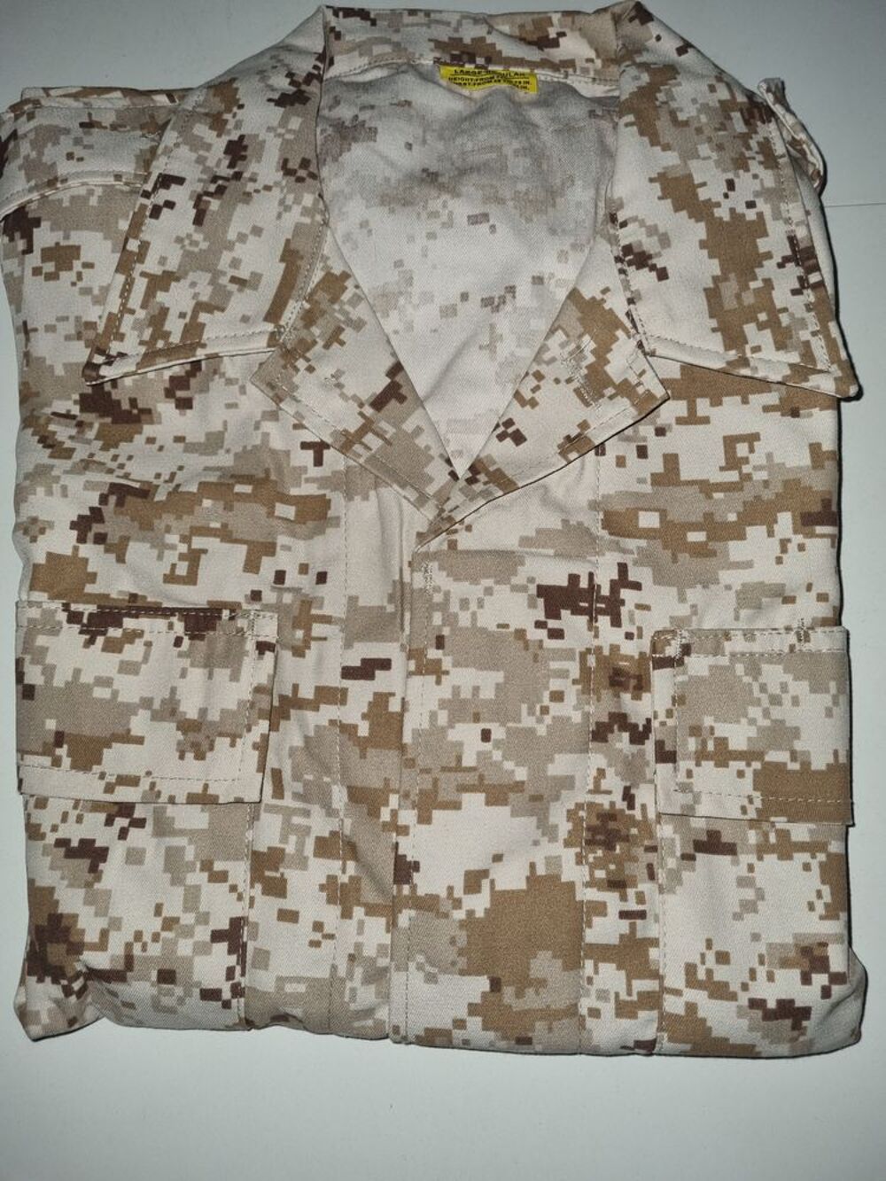 Lot &eacute;quipement airsoft / tactique neuf ? 700+ pi&egrave;ces Vêtements