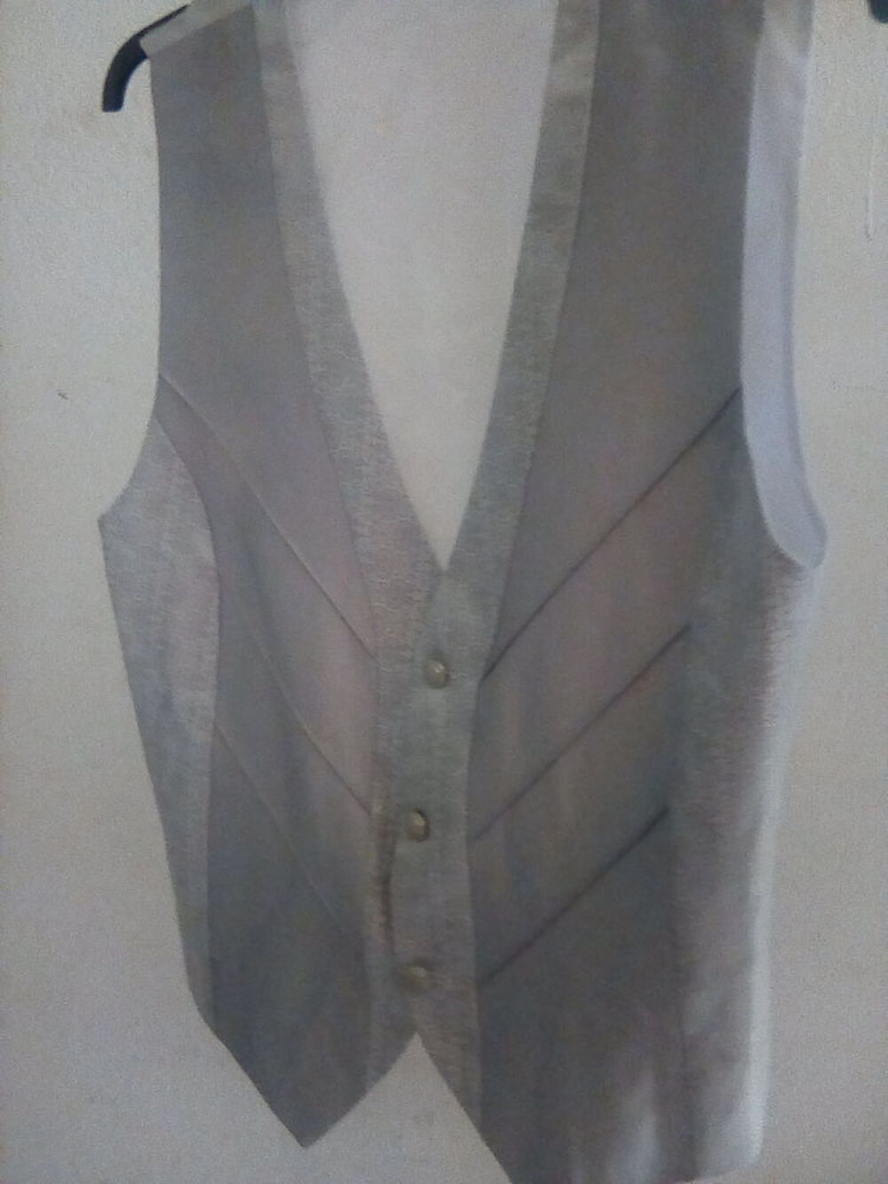 Costume 4 Pi&egrave;ces Vêtements