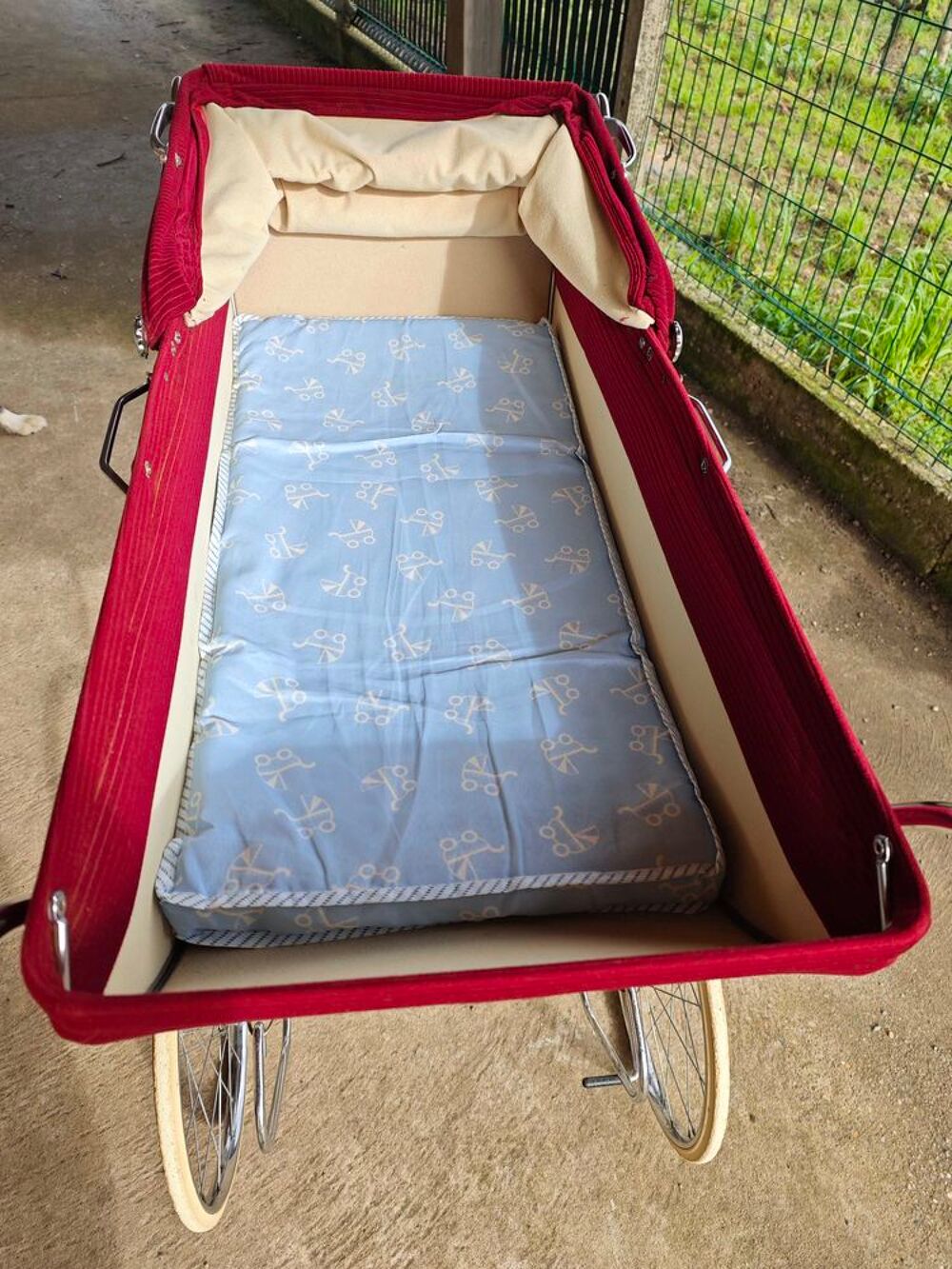landeau+ancien Pu�riculture