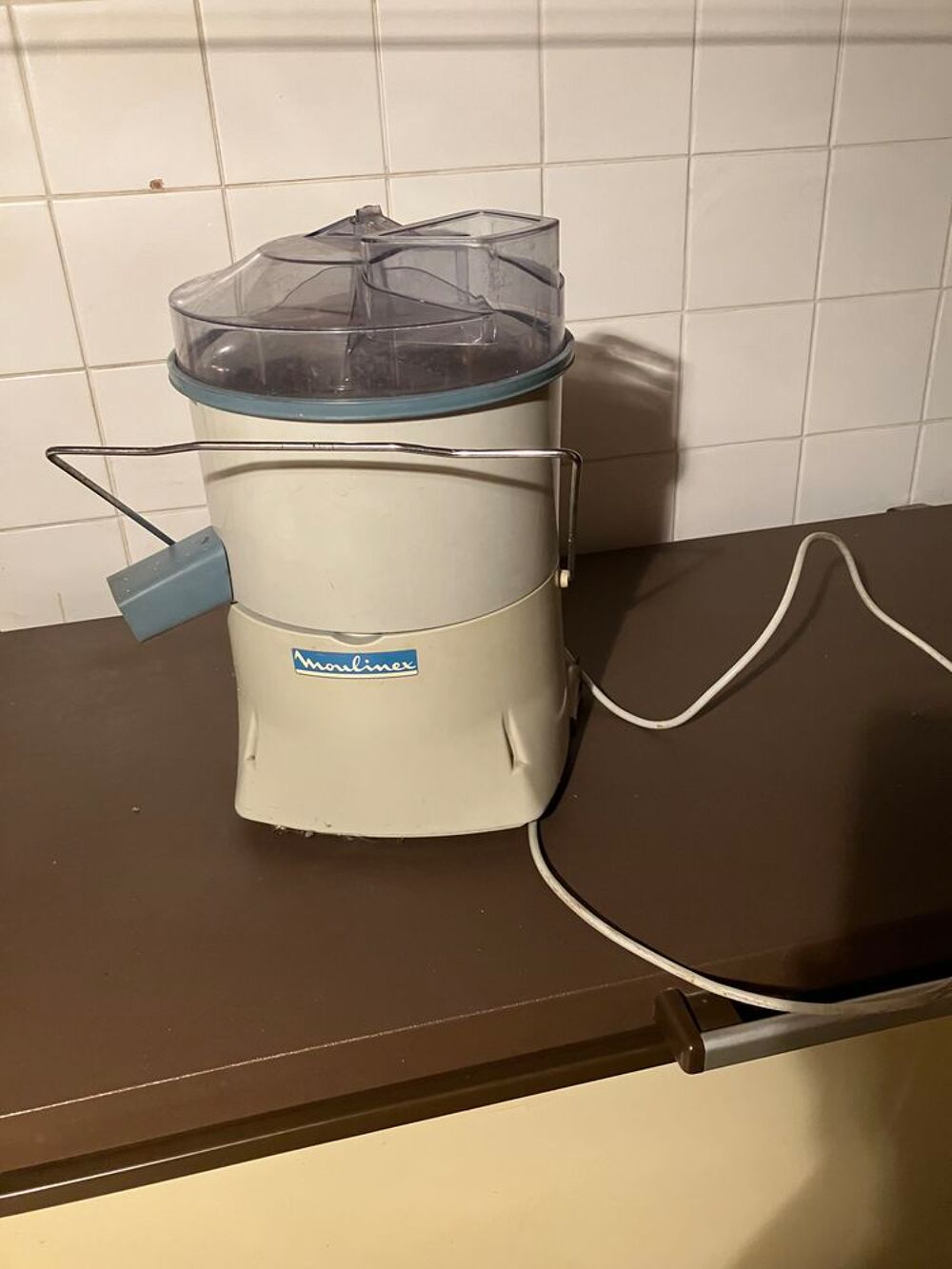 &eacute;plucheuse &agrave; l&eacute;gumes Electroménager