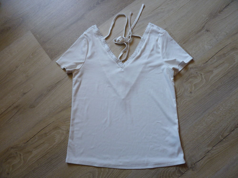 T-shirt blanc manches courtes femme 36 col V TBE shein Vêtements