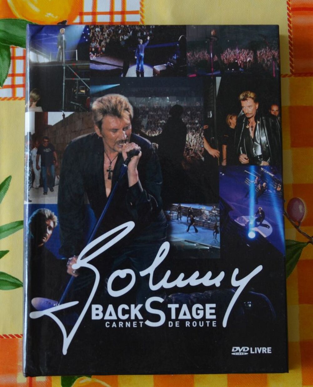DVD / LIVRE &quot; Johnny HALLYDAY &quot; ..BACKSTAGE DVD et blu-ray