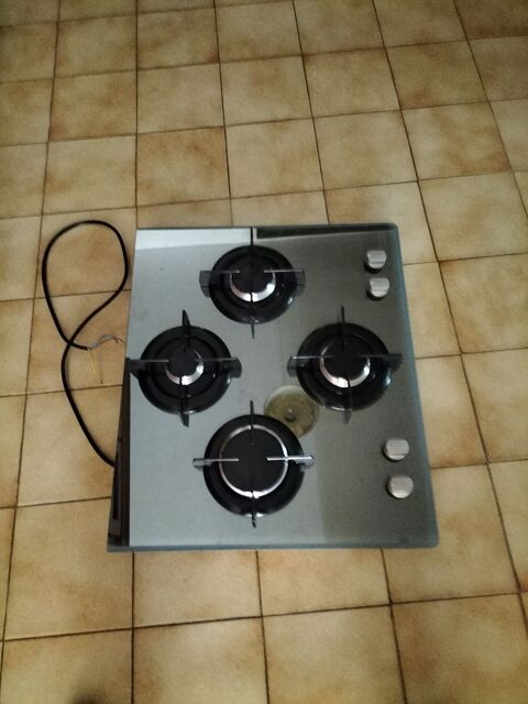 Table de cuisson Montmorin (05)