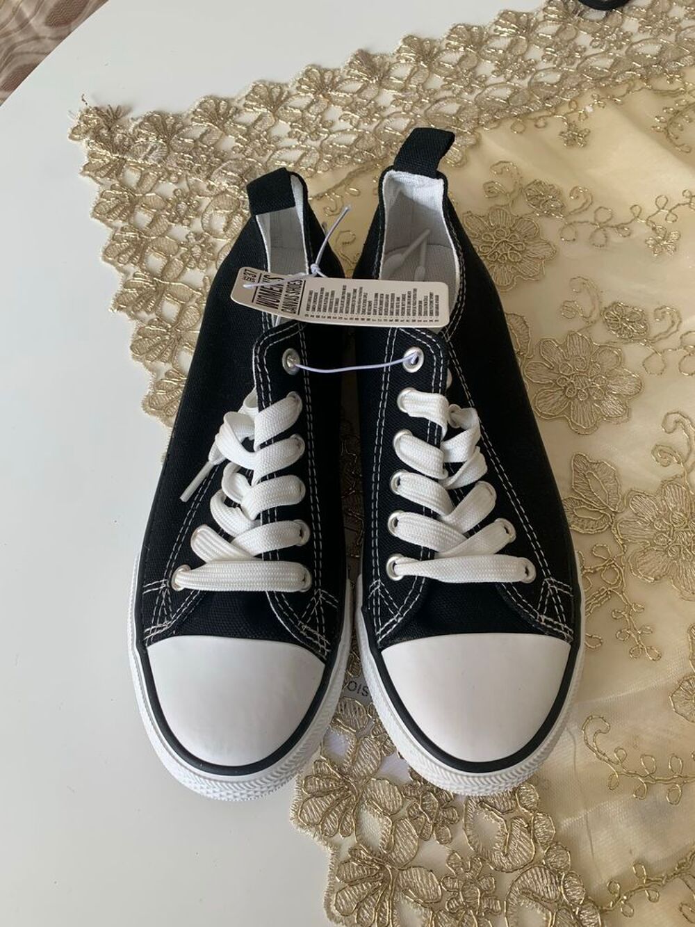 Basket en toile style converse Neuf avec &eacute;tiquette taille 37 Chaussures