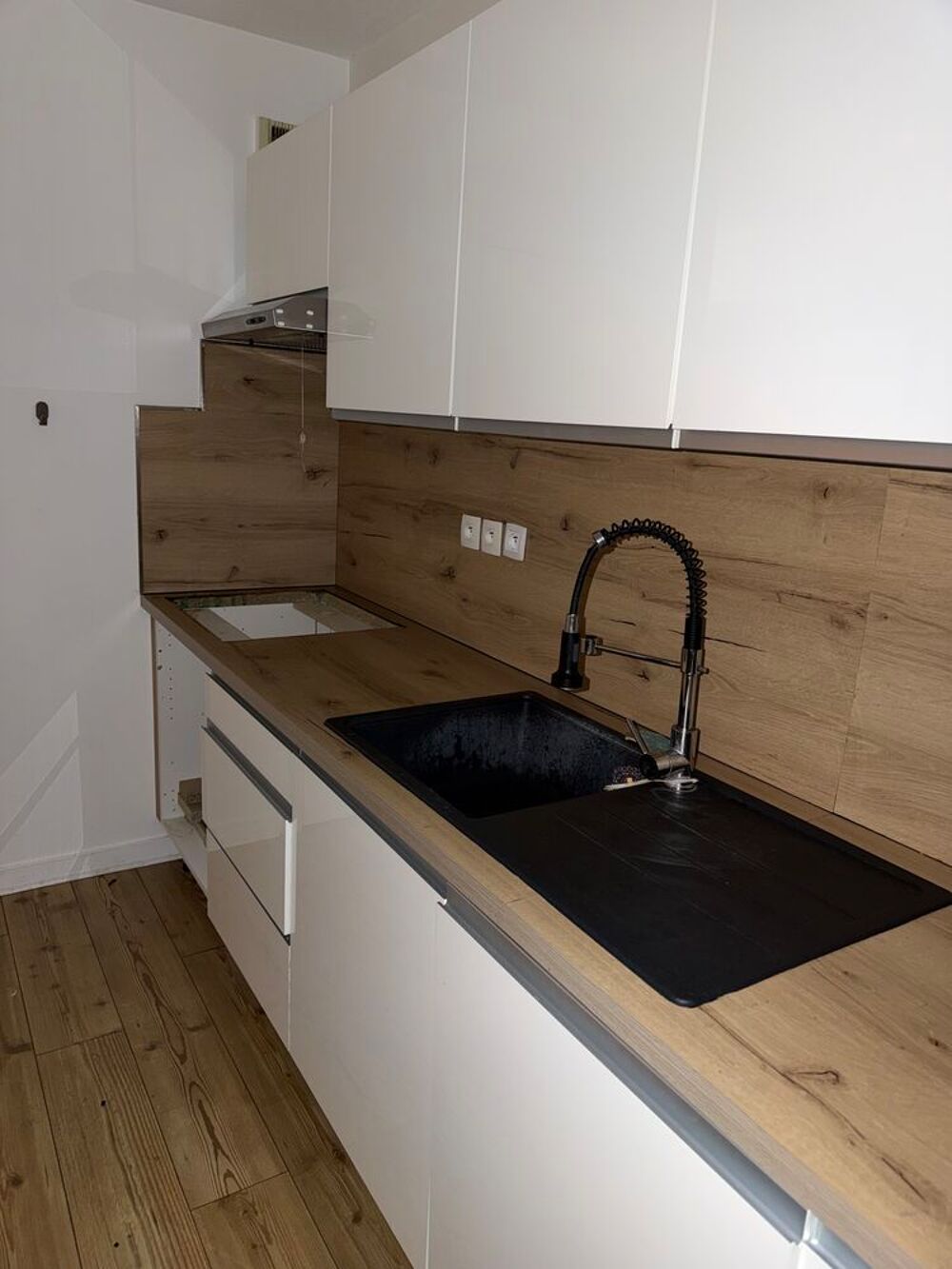 Cuisine &eacute;quip&eacute;e compl&egrave;te avec &eacute;lectrom&eacute;nager (n&eacute;gociable) Meubles