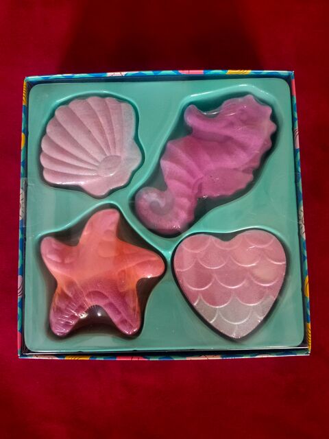 4 bombes de bain neufs 10 Avermes (03)