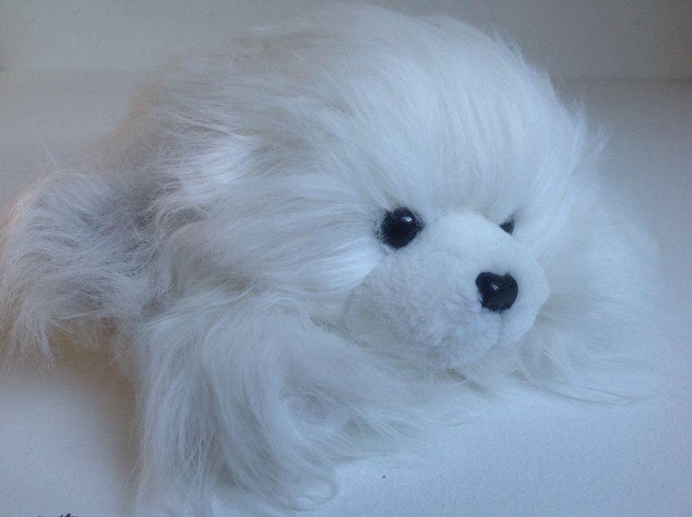 CHIEN BLANC EN PELUCHE AJENA NEUVE Envoi possible
Jeux / jouets