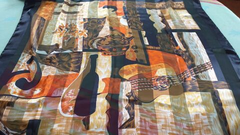 Foulard 83 x 83  polyester 8 Compi�gne (60)