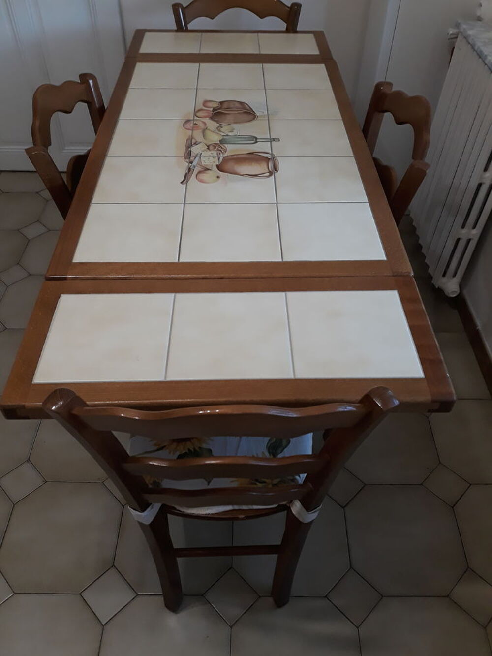 Table cuisine et cinq chaises bois massif Meubles
