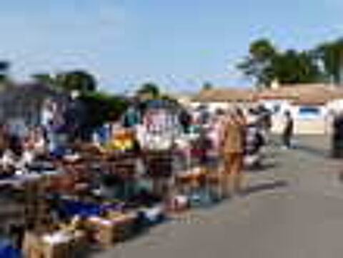 les p'tites puces de la rue des combes Vide grenier, marché aux puces, braderie