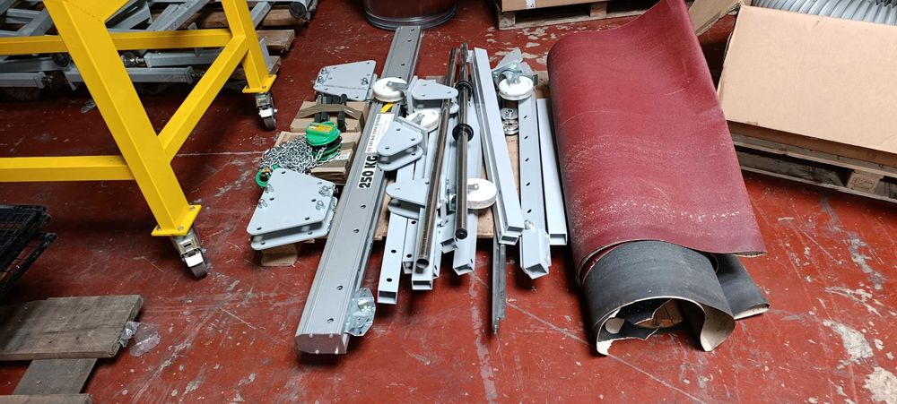 Palan Manuel &agrave; Cha&icirc;ne 250kg + Portique Aluminium D&eacute;pla&ccedil;able Bricolage