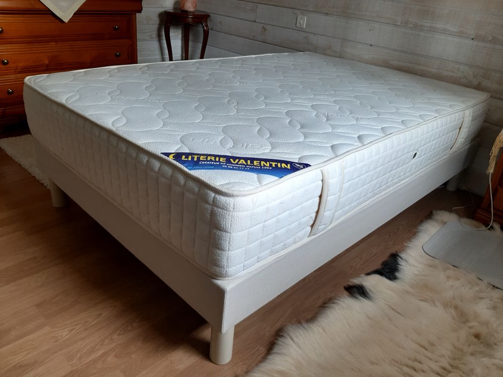 Sommier et/ou matelas. Meubles