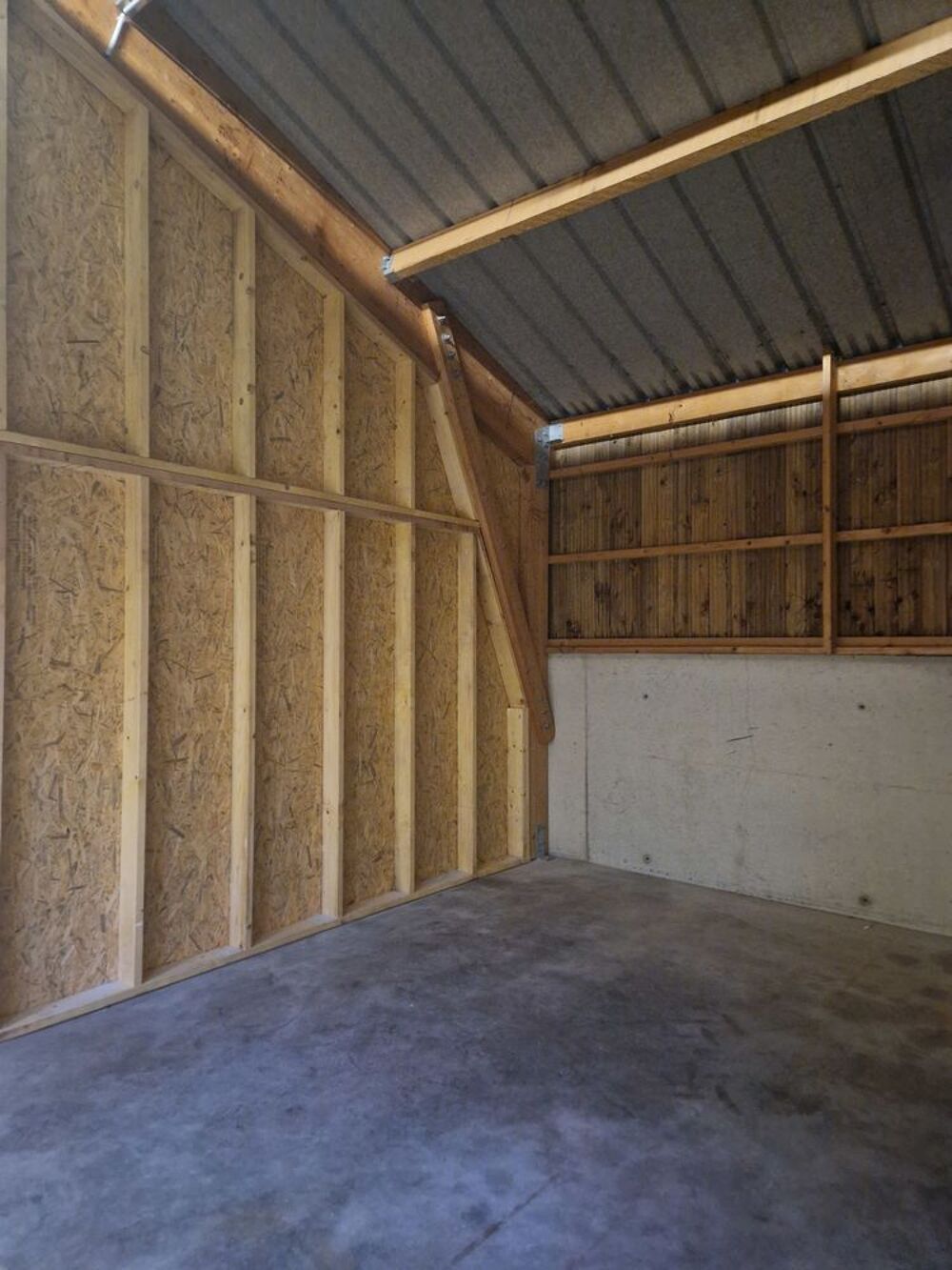 Location Remise/Grange LOCAL sécurisé 30 m2 accès poids lourd Montlouis 37270 Montlouis-sur-loire