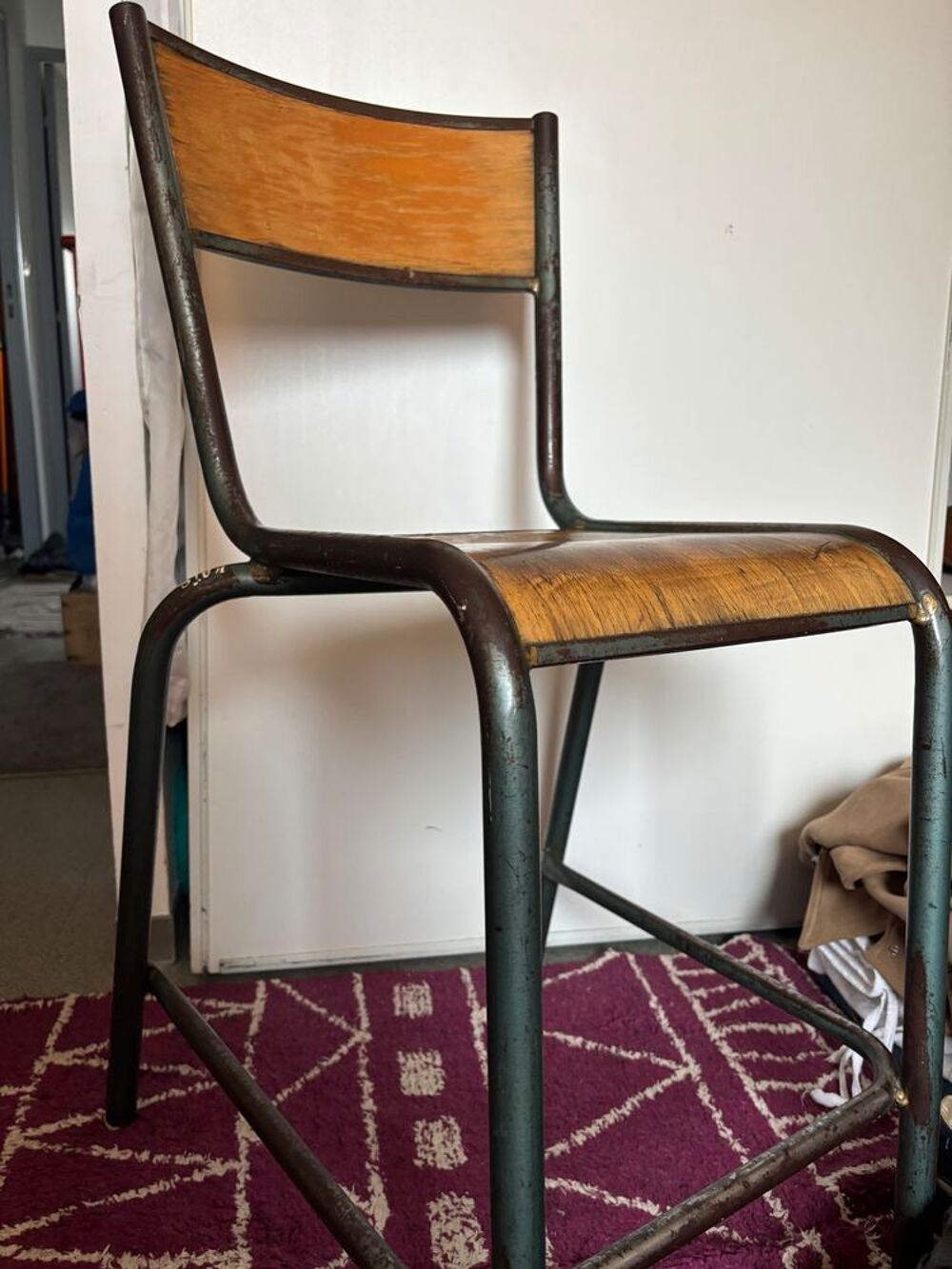 Chaises d'&eacute;cole anciennes en bois Meubles