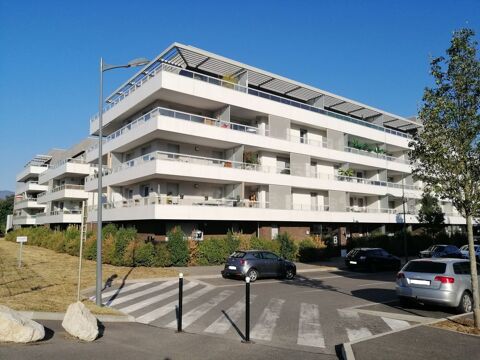  Appartement � louer 4 pi�ces 82 m�