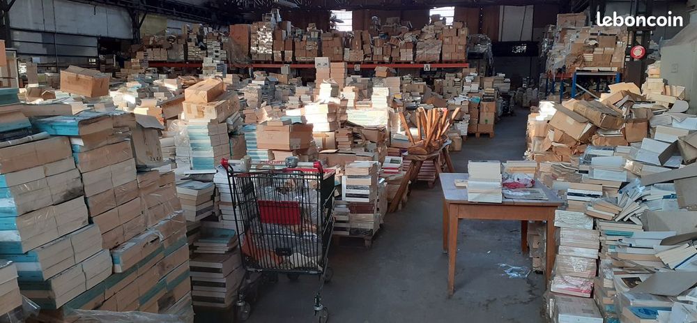 Important stock de livres neufs &agrave; brader Livres et BD
