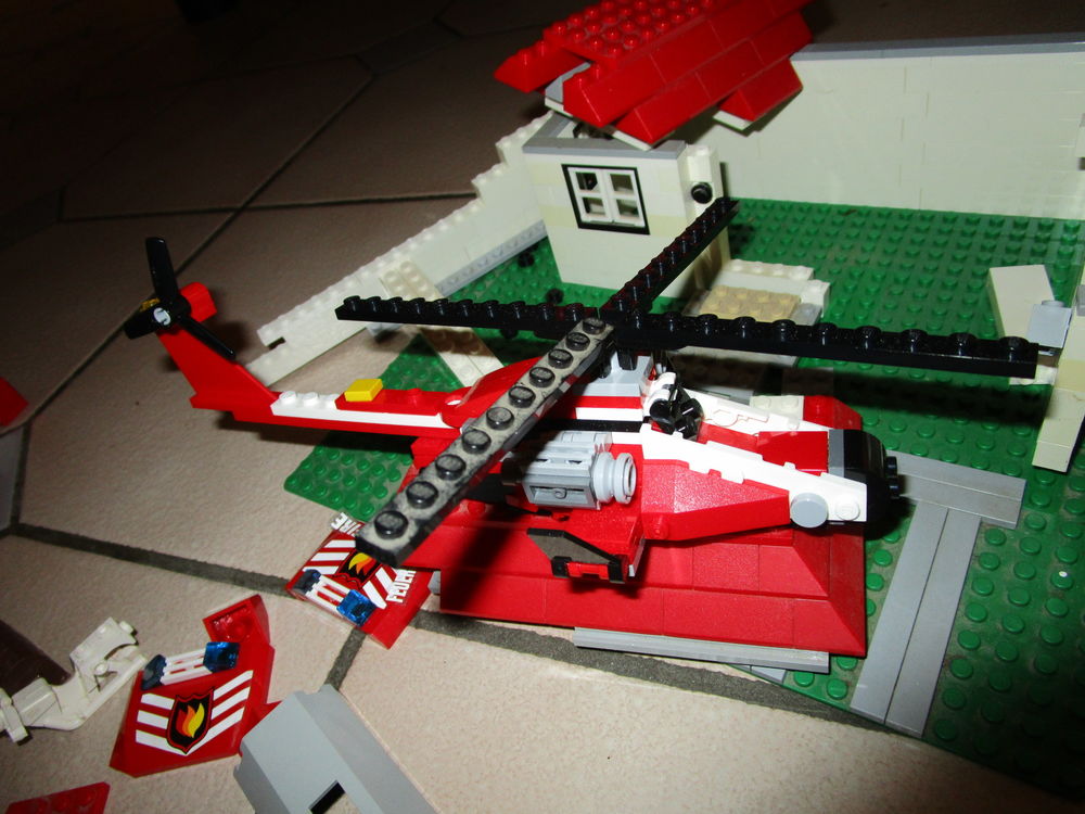 LEGO BRIQUE HELICOPTERE MAISON Jeux / jouets