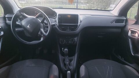 Peugeot 208 1l2 82 ch 146000 kms