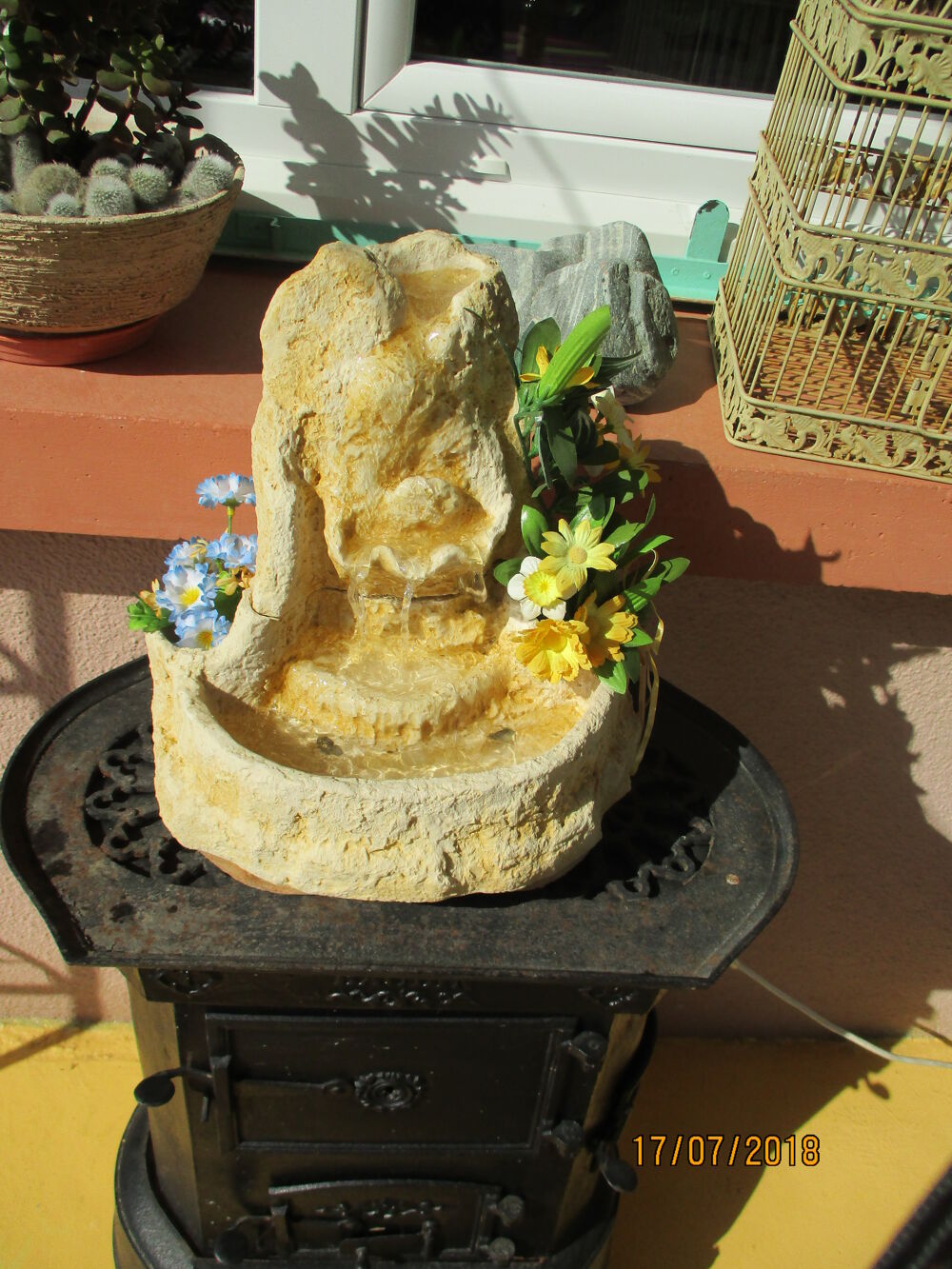 Fontaine = Humidificateur d'Ambiance Ocre. Décoration