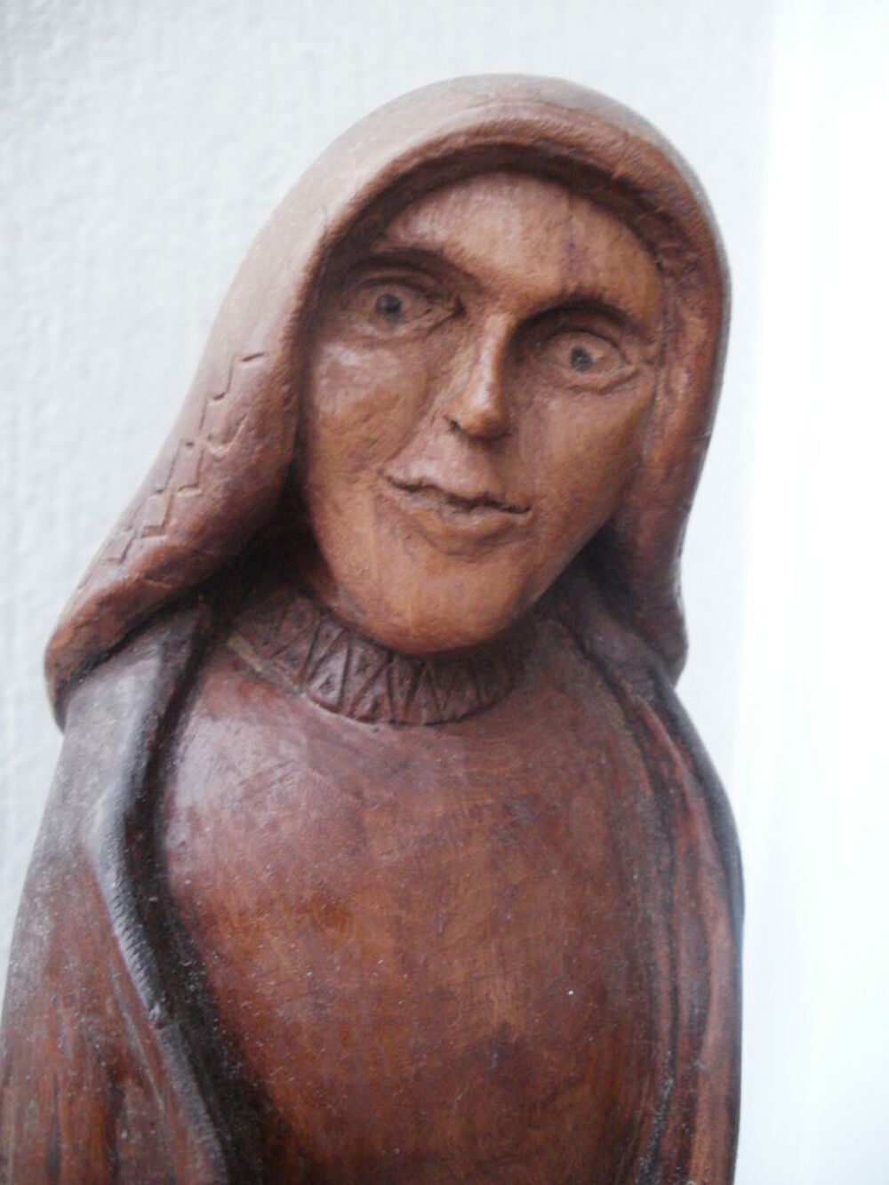 Statue, sculpture en bois d'une paysanne (sign&eacute;e JM) Dcoration