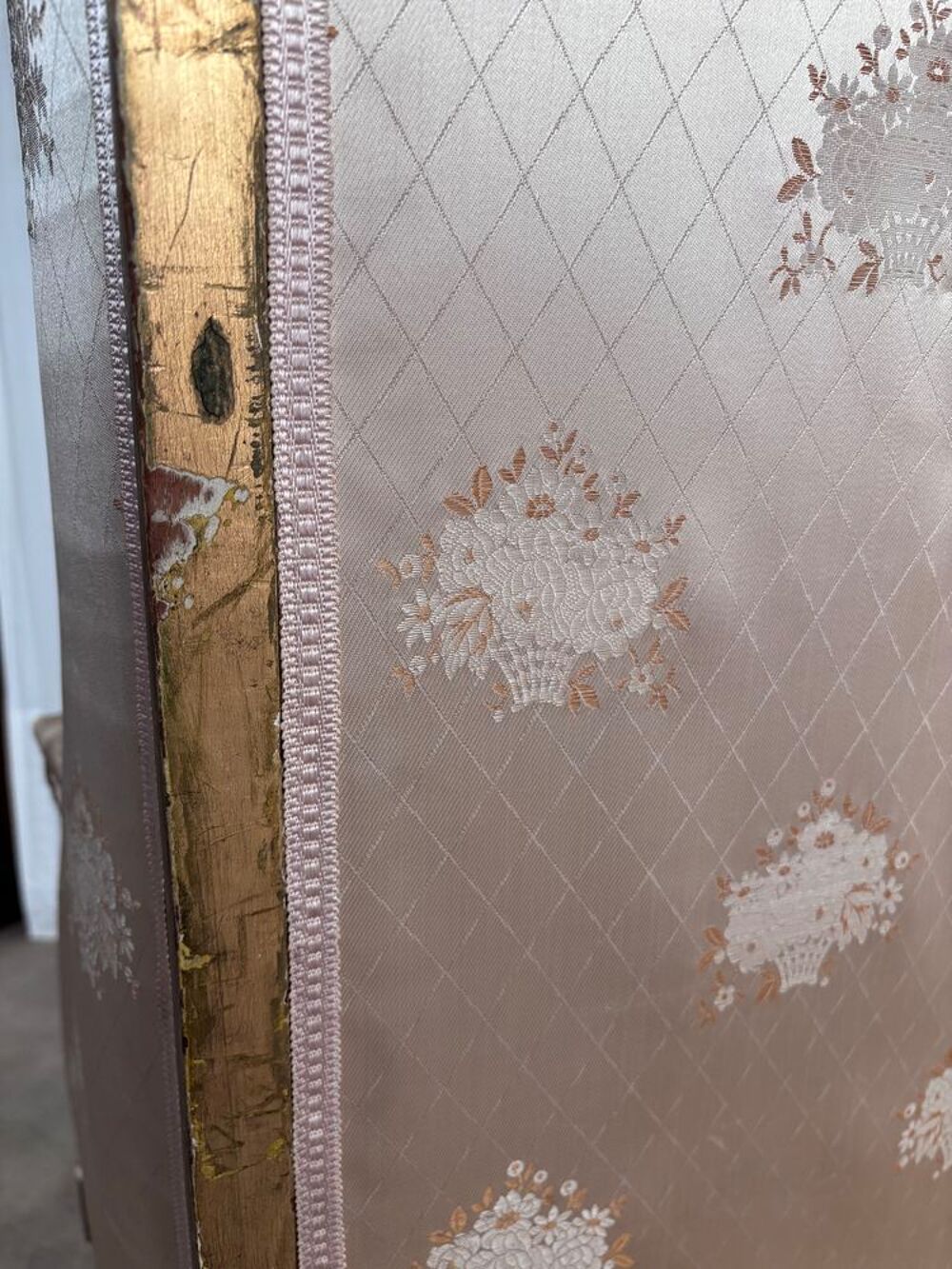 Fauteuil berg&egrave;re style Louis XVI Meubles
