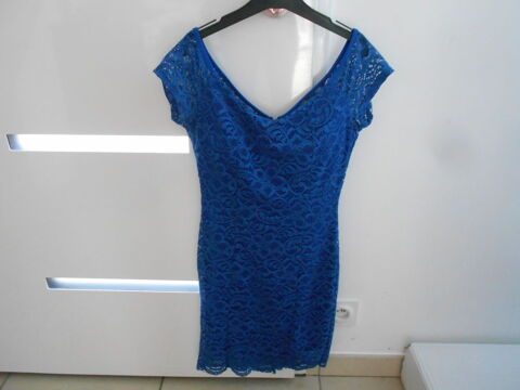 Jolie robe bleue roi en dentelle Taille XS/34 Neuve 10 Retiers (35)