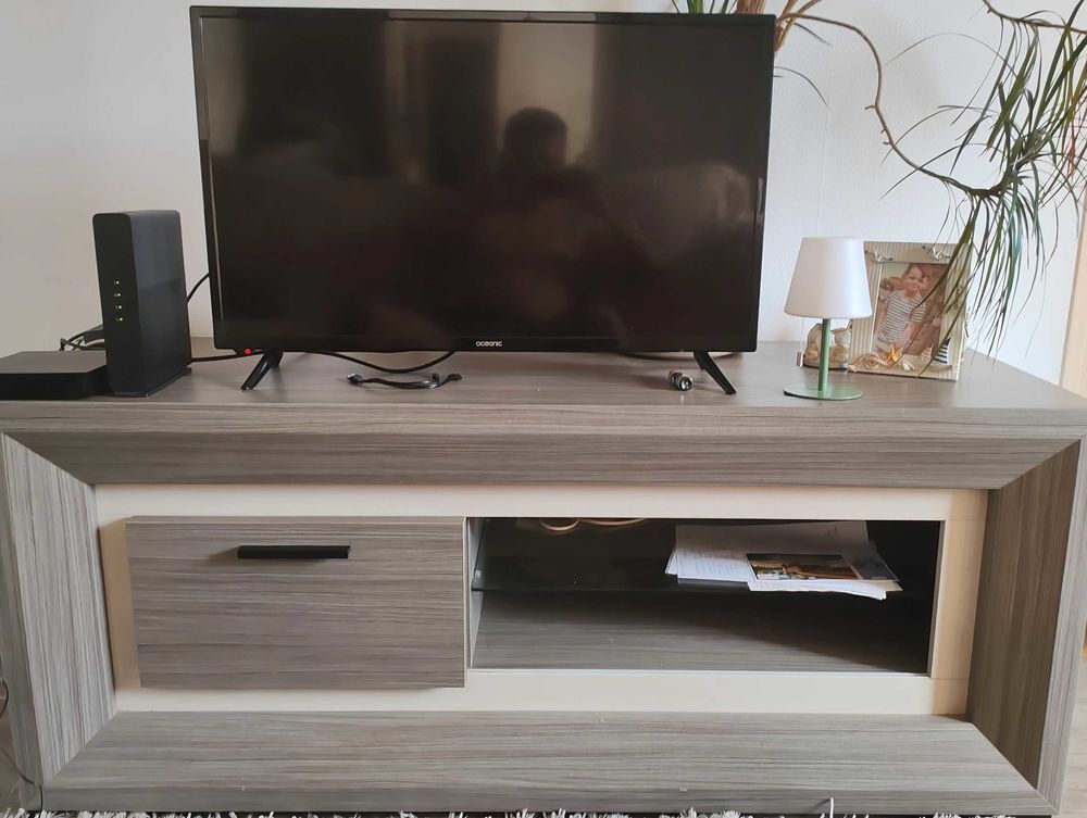 meuble t&eacute;l&eacute; Meubles