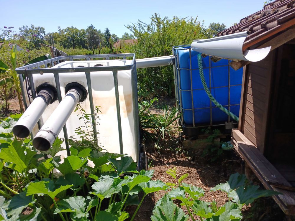 Cuves r&eacute;cup&eacute;ration d eau. 1 M Cube. Jardin
