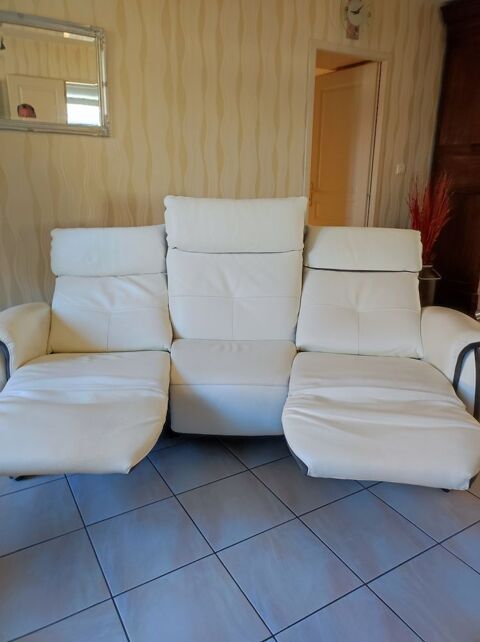 canap� ch�teaux d Aix 3 places en cuir 850 Sanvignes-les-Mines (71)