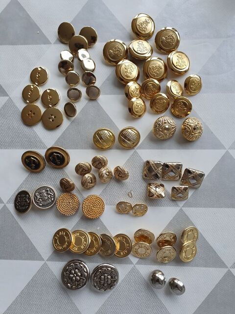 Lot de boutons dors 10 Fontenay-sous-Bois (94)