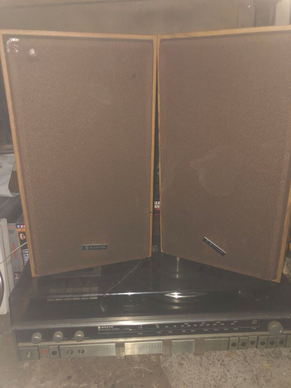 Lot platine, cassettes et meuble 