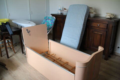 Lit bébé et enfant jusques a 7 ou 8 ans+ petite chaise 60 Gaillac (81)