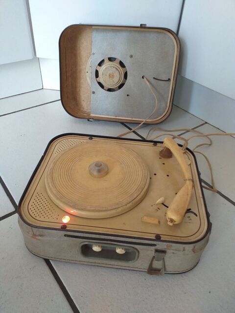 electrophone-tourne-disque EDEN 50 Marcq-en-Bar�ul (59)